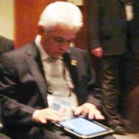 Hatta Rajasa Dikawal iPad