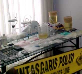 Polisi Gerebek Laboratorium Sabu