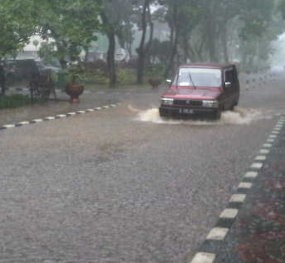 Hujan Lebat, Gedung DPR Kebanjiran