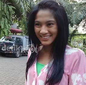 Alyssa Soebandono Nyanyikan Cerita Cinta Kita Tompi