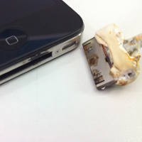iPhone 4 Meledak, Tangan Si Pemilik Hampir Terbakar