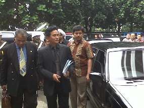 4 Jam Diperiksa, Yusril Belum Ditahan