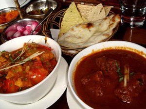 Kari Kambing Mak Nyuss di Ganesha