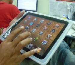 Blogger Denpasar Raih iPad Hari Kelima