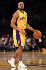 Karena Kobe, Fisher Siap Bertahan