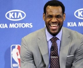 Kecam James, Bos Cavaliers Didenda