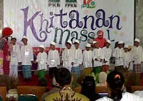 Peringati Harlah Ke-12, PKB Gelar Khitanan Massal di DPR