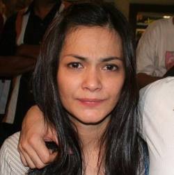 Luna Maya Diamankan, Cut Tari Stres & Nangis