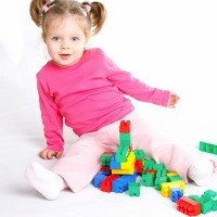 Mainan untuk Merangsang Keterampilan Motorik Anak