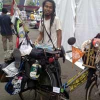 Kampanye Global Warming, Didin Genjot Juliet Keliling Indonesia