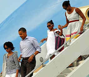 Weekend dengan Keluarga di Maine, Obama Bersepeda & Makan Es Krim
