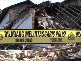 Isu Santet, 3 Rumah di Sumenep Dihancurkan