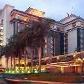 TDL Naik, Hotel Jangan Panik