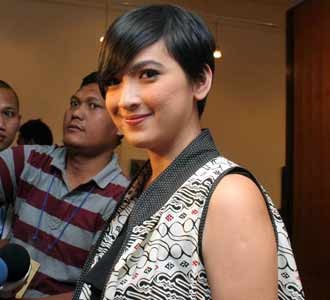 Andhara Early Berbatik