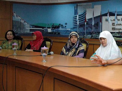 Istri Mantan Anggota DPRD Mengadu