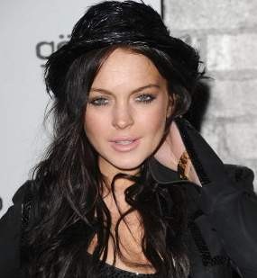 Akting Jadi Bintang Porno, Lindsay Lohan Wajib Bugil