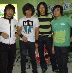Personel GIGI Jenguk Ariel