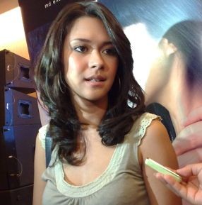 Jauh dari Suami, Nana Mirdad Jaga Kepercayaan