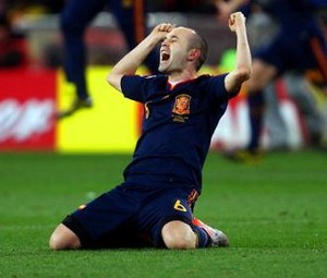 Gol Final Iniesta Bikin Pengguna BBM Berpesta