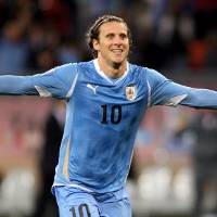 Forlan Masih Ingin ke Piala Dunia 2014