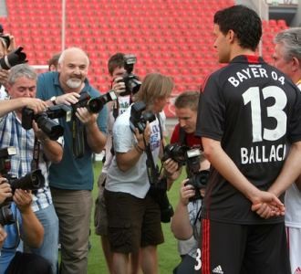 Ballack Sudah di Rumah