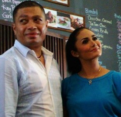Mengaku Punya Malu, KD Minta Maaf Dicium Raul