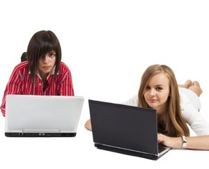 Hati-hati, Hubungan Keluarga Renggang Akibat Internet