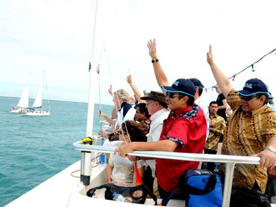 Fadel Muhammad Lepas Peserta Yacht Rally