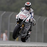 Pedrosa Jatuh, Lorenzo Juara