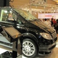 Pesaing Alphard dari Mercy