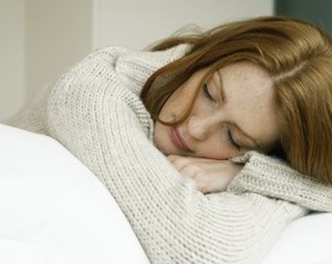Efek Posisi Tidur Pada Kecantikan Wajah