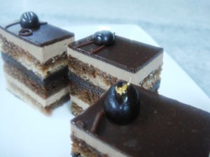 Special Ramadhan: Coffee Lezat & Petit Fours Cantik