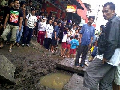 Bocah 4 Tahun Terseret Arus Selokan