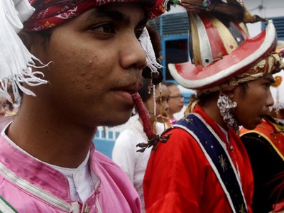 Cakalele Sambut Pemuda Bahari 