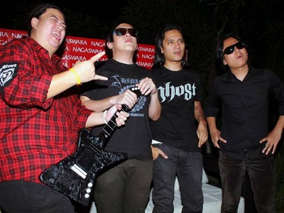 KOIL Serba Hitam
