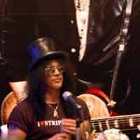Mantan Gitaris Guns N Roses Siap Gebrak Surabaya