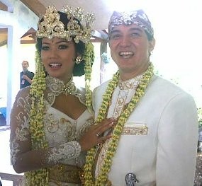 Shanty Sudah Dinikahi Sebastian Paredes Sejak 24 Juli 2010