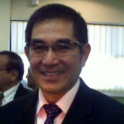 Tulis Disertasi Pemakzulan Presiden, Hakim MK Raih Gelar Doktor