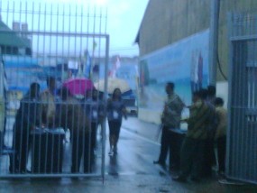 Pengamanan Masuk ke Bandara Yos Sudarso Sangat Ketat 