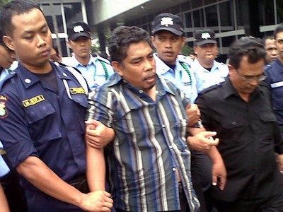 Hendri Histeris di DPR