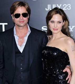Angelina Jolie Dihadiahi Brad Pitt Moge