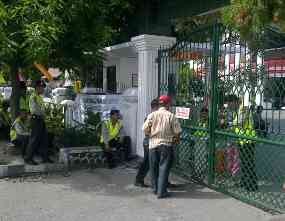 Sidang Perdana Bupati Pasuruan Dijaga Ketat 