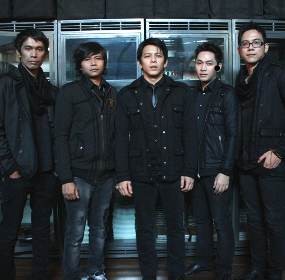 Eks Personel Peterpan Rekam Konser For..Free Ariel!!