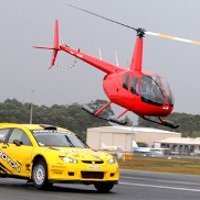 Mobil Lawan Helikopter, Siapa Lebih Cepat?