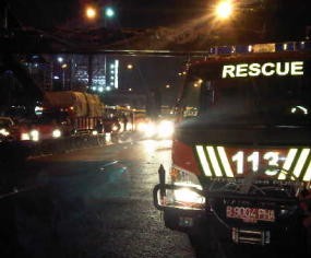 Saksi: Angin Puting Beliung yang Robohkan Atap Jembatan & Baliho