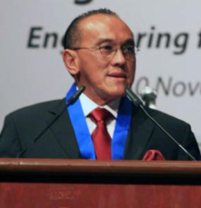 Ical Pahami Daoed Joesoef dan Sitor Menolak Bakrie Award 