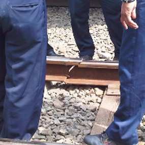 Rel Patah di Lenteng Agung Masih Bisa Dilalui KRL