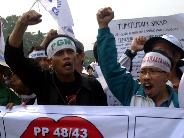 Guru Swasta Demo di Istana Merdeka