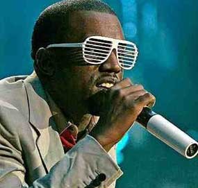 Kool & the Gang Tampil Hot, Kanye West Pilih Ngejreng
