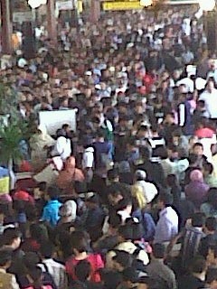 Bandara Soekarno-Hatta Padat Seperti Terminal Bus